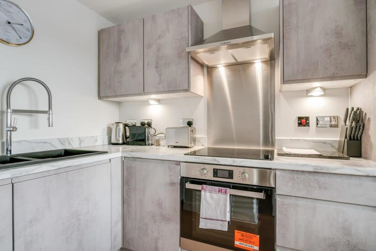 Lovely Riverside 2 Bed Apartment Leeds  Extérieur photo
