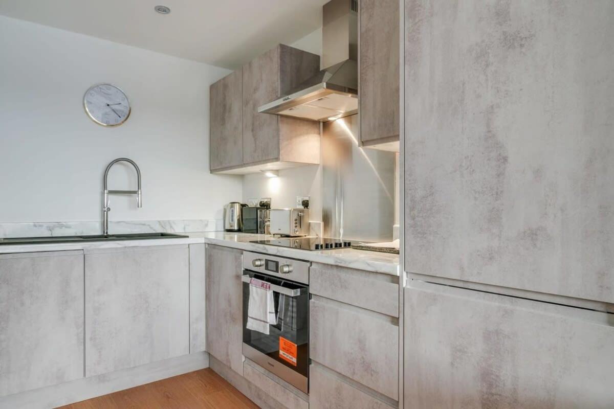 Lovely Riverside 2 Bed Apartment Leeds  Extérieur photo