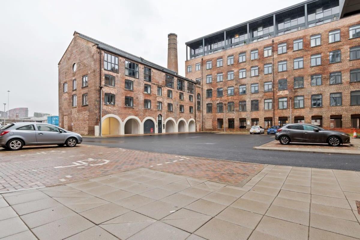 Lovely Riverside 2 Bed Apartment Leeds  Extérieur photo